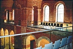 Seitenschiff und Empore